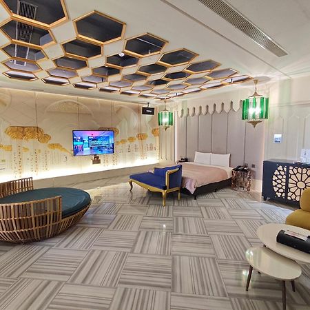 Icolour Villa Motel Taichung Buitenkant foto